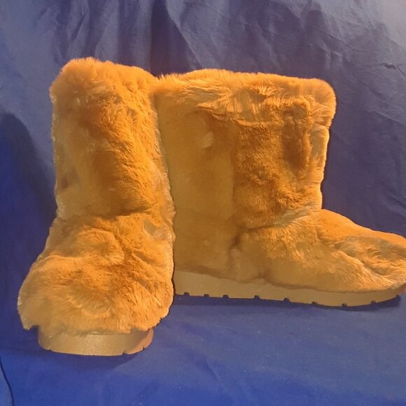 COPY - COPY - FROZEN-26 FUR BOOTS - Picture 7 of 8